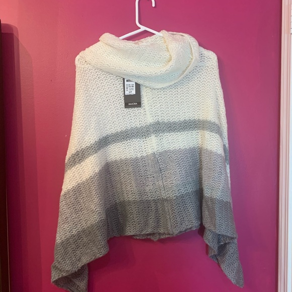 Grey cape - Picture 1 of 1